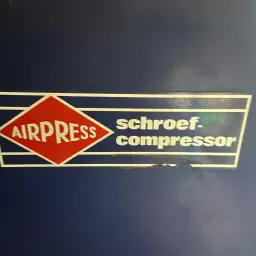 Schroefcompressor met luchtdroger te koop - €750