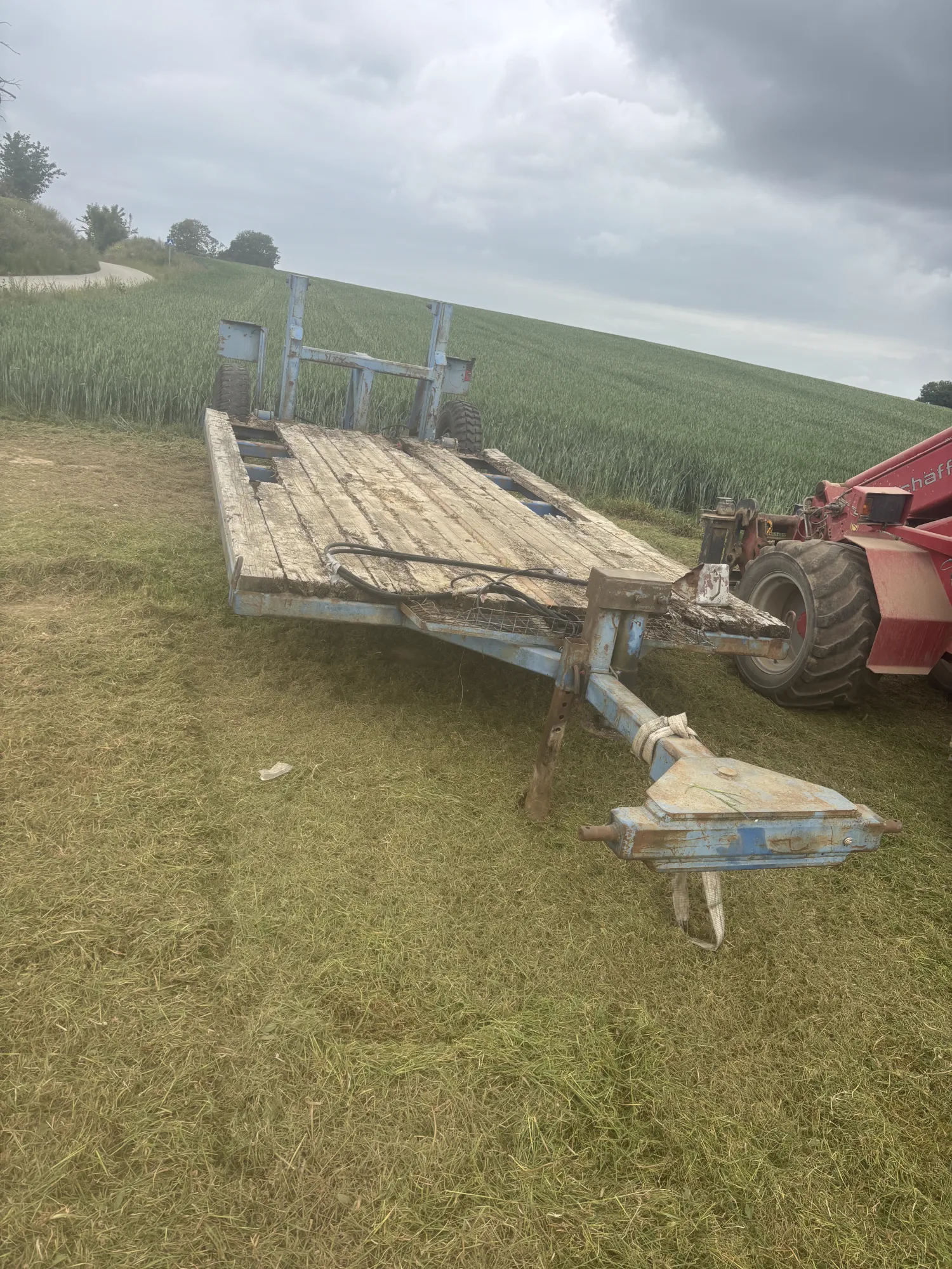 Dieplader te koop - Goed chassis, bodem aan vervanging toe