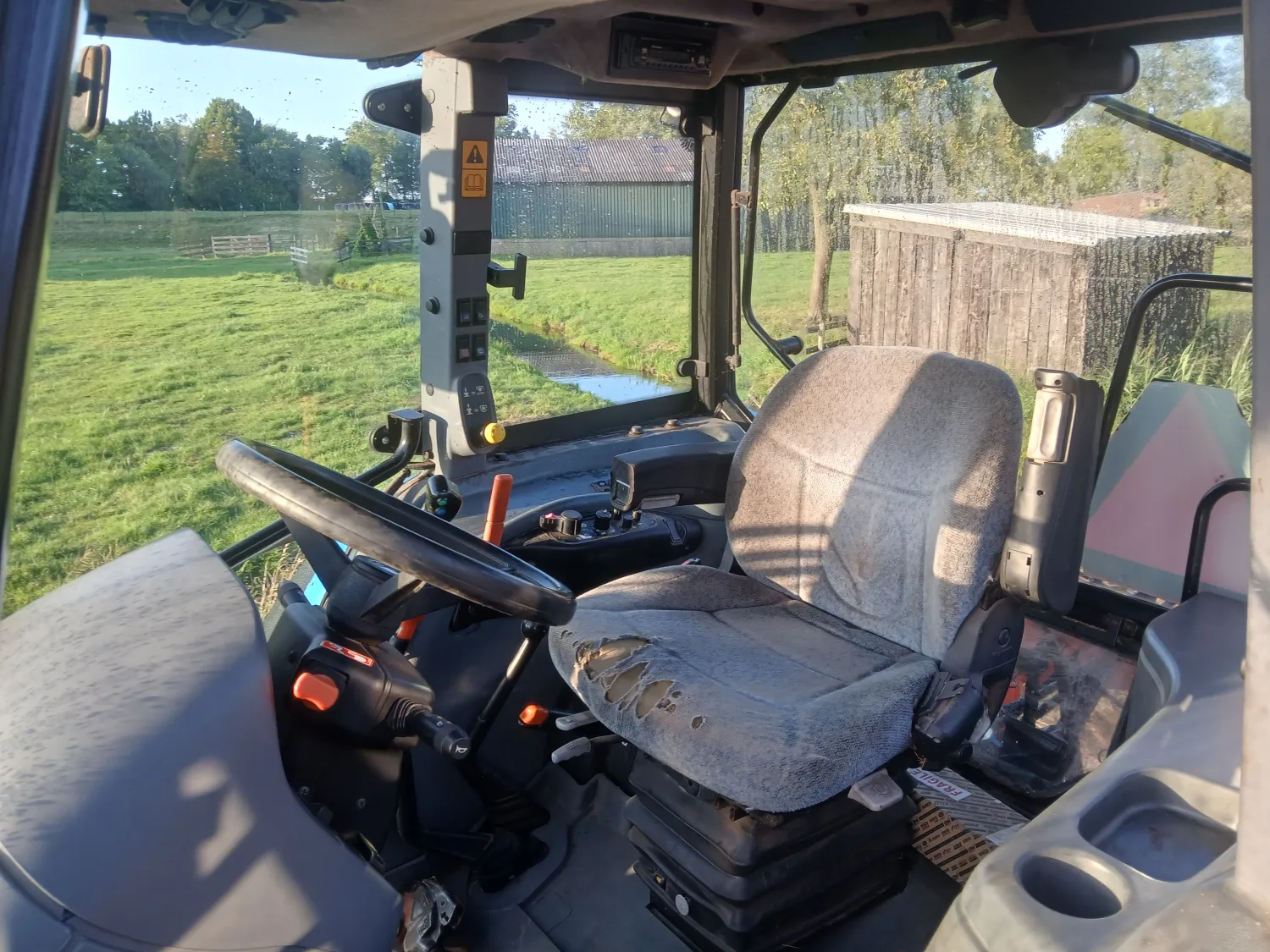 New Holland TL100A Trekker | 2008, Voorlader, Fronthef