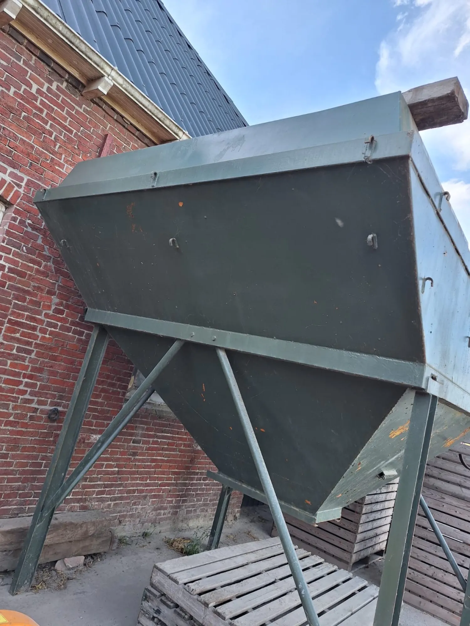 Tussenbunker sorteermachine - 6 ton capaciteit