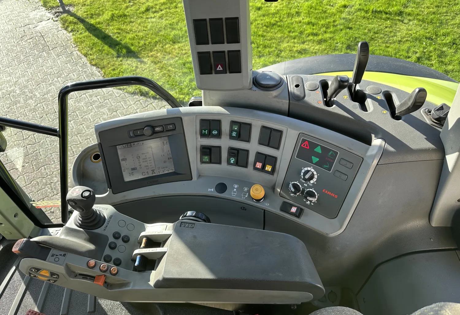 Claas Arion 530 Cebis 2012 | 8236 uur | Kruip