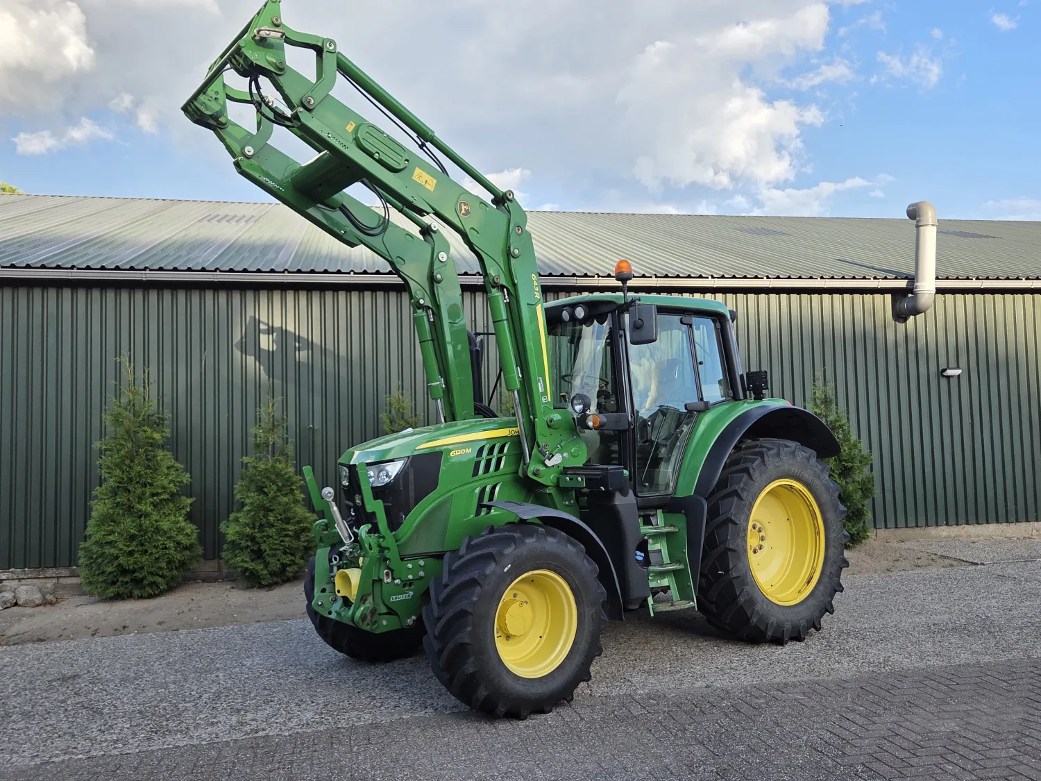 John Deere 6120M Trekker uit 2017 met Voorlader | Te Koop
