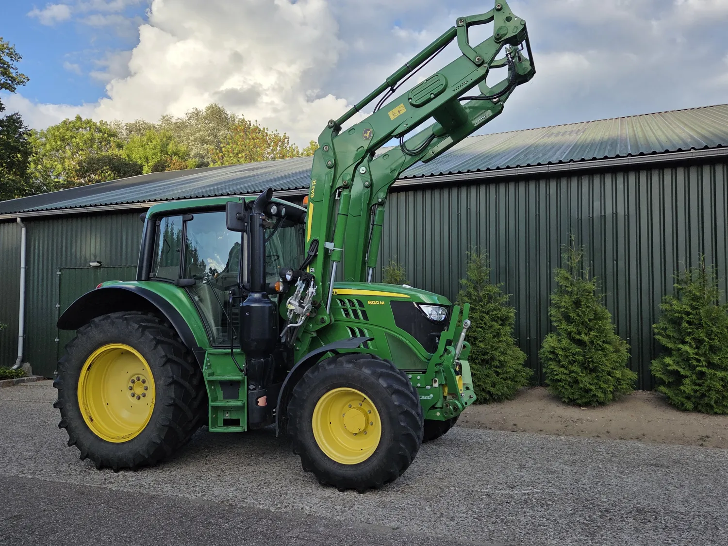 John Deere 6120M Trekker uit 2017 met Voorlader | Te Koop