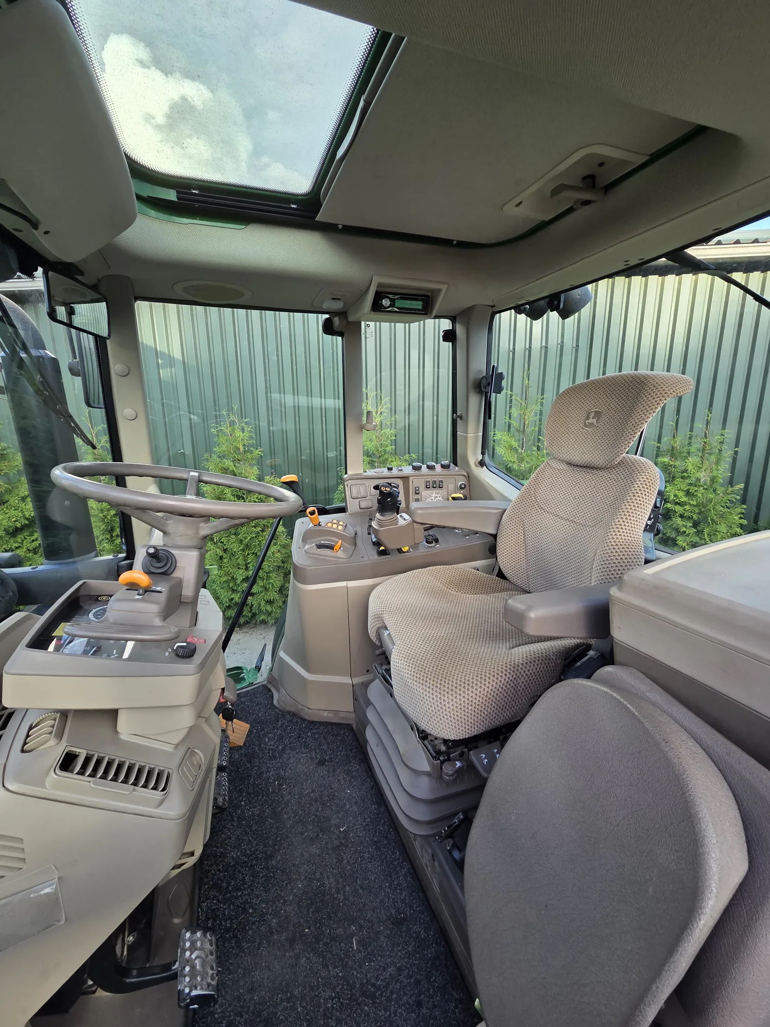 John Deere 6120M Trekker uit 2017 met Voorlader | Te Koop
