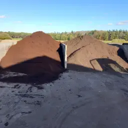 Wormencompost, humus, wormenmest met veel organische stoffen