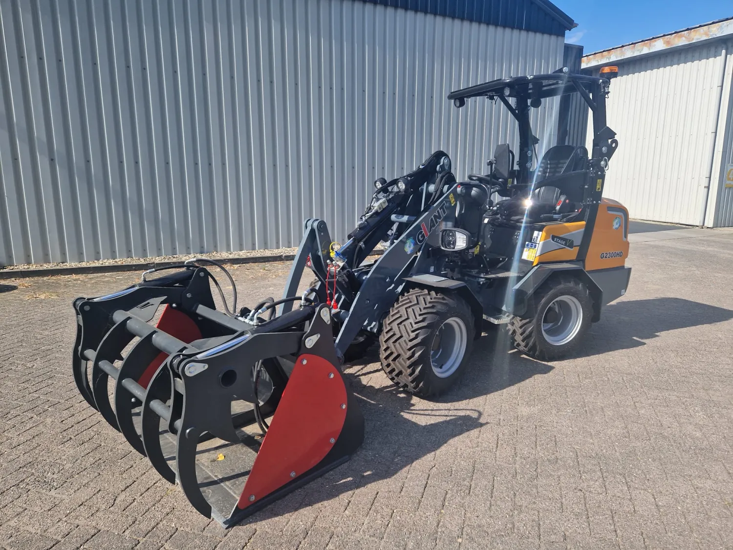 Giant 2300HD Radlader 2025 | 5 Stunden | 26 PS