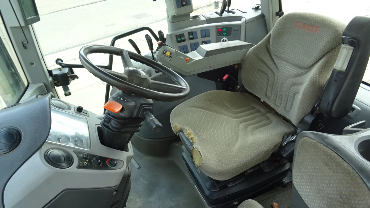 Claas Arion 510 Trekker, 2009 - Weinig Uren