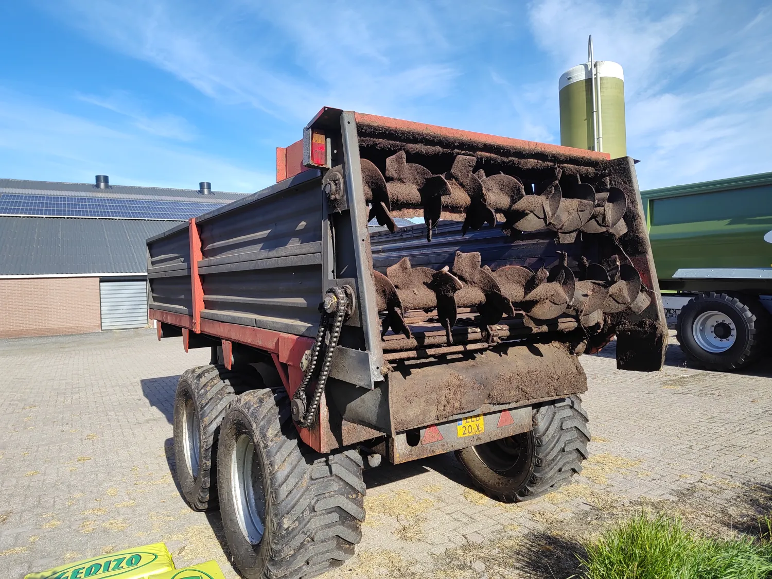 Tandem meststrooier - 6.5m³ inhoud, goede banden