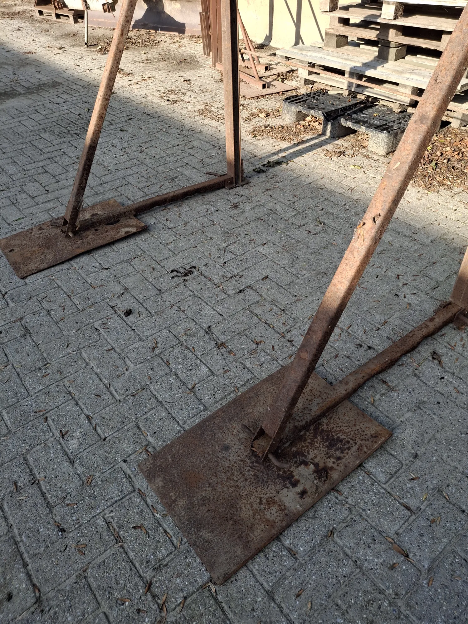Demontabele L-steunen 3 meter hoog - 14 stuks