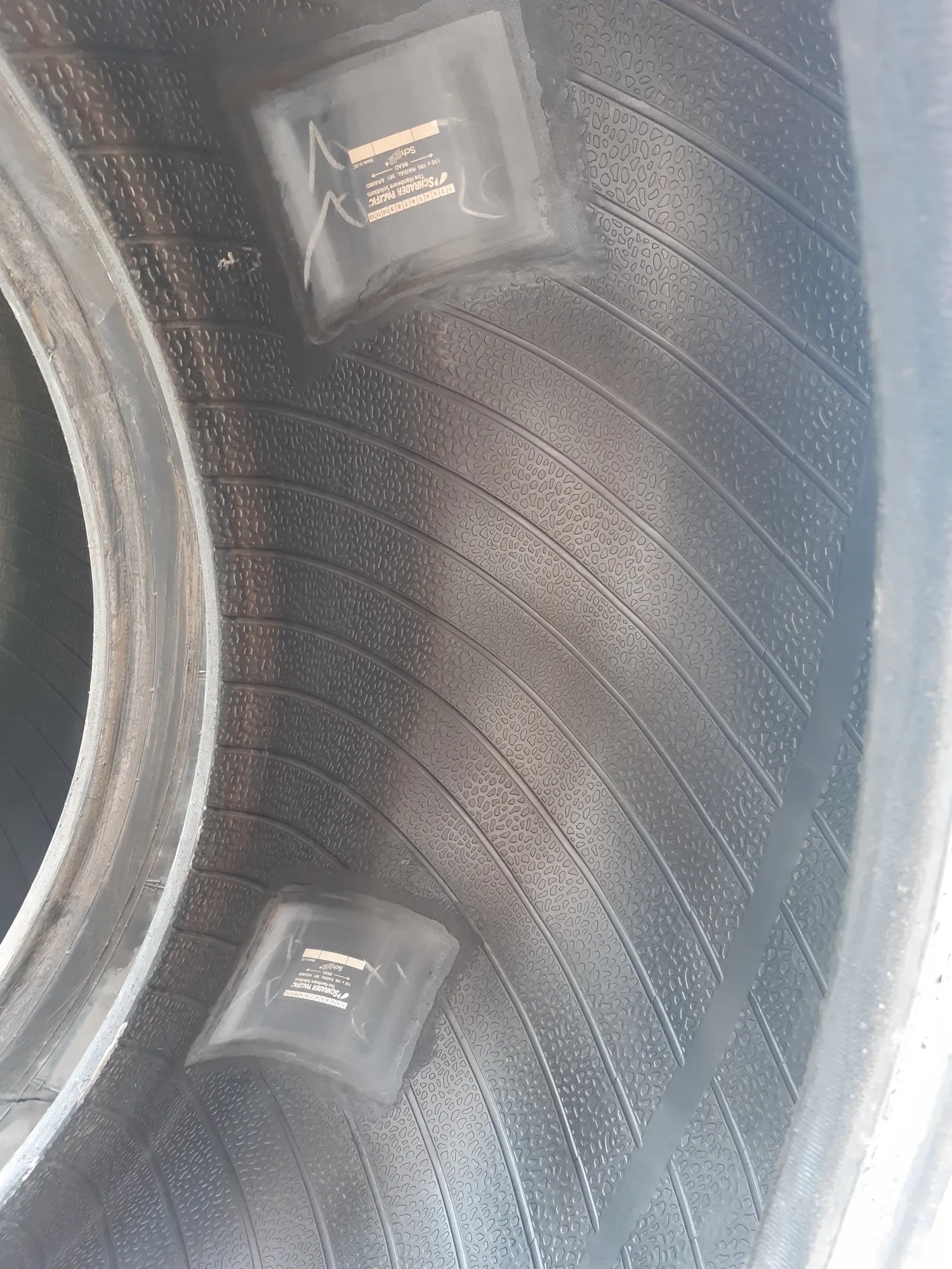 Taurus Traktordæk 620/70R42 - Sæt med 2