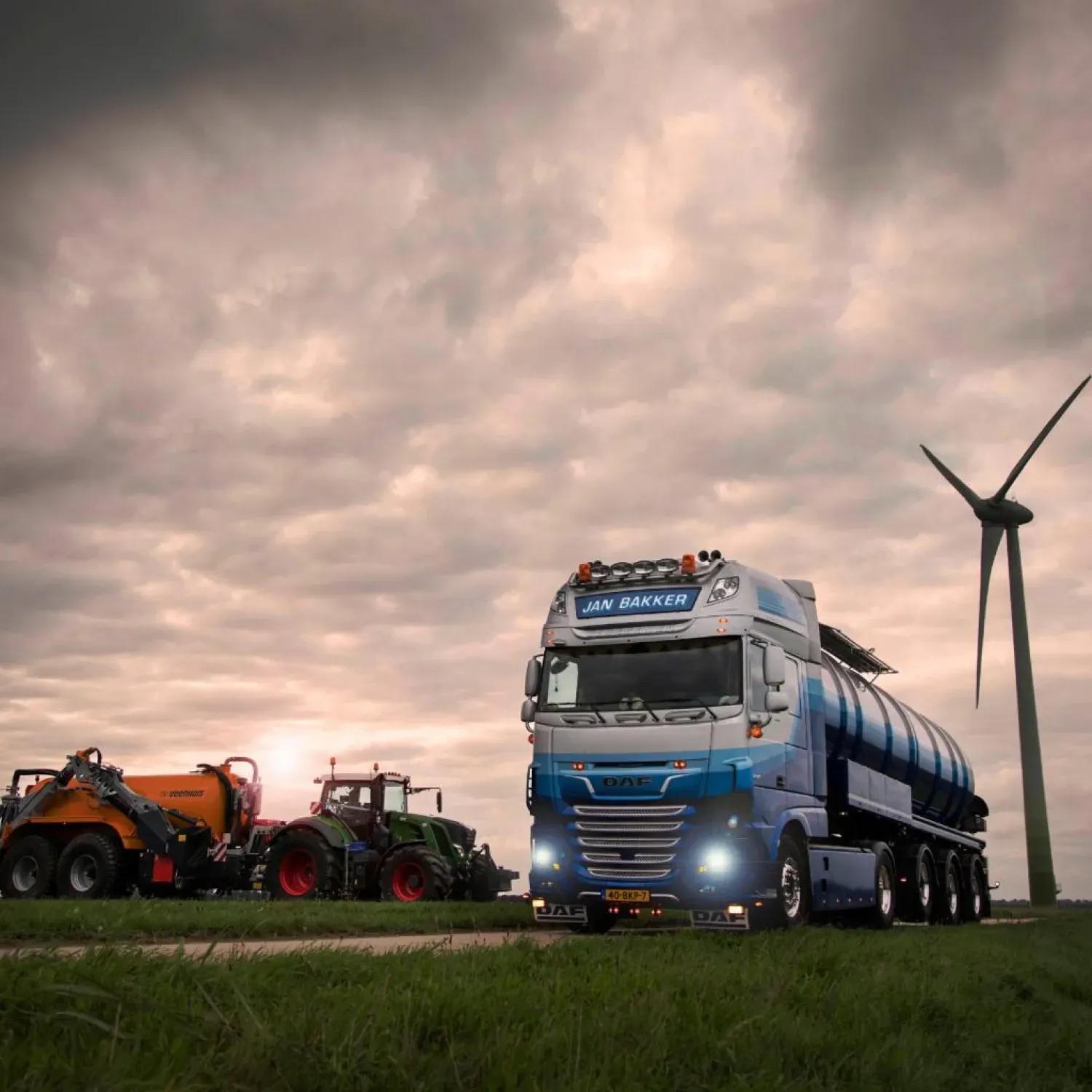Jan Bakker: Futtermittel, Dünger & Transport | Ihr Partner
