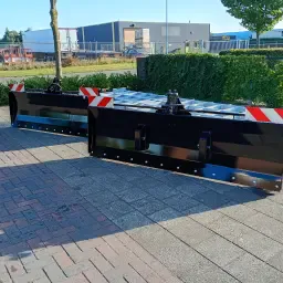 Frontskrabeblad 260cm til salg | Udskifteligt blad