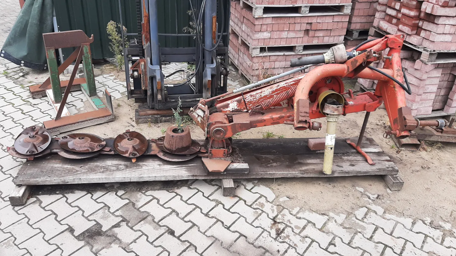 KUHN Scheibenmähwerk zu verkaufen | Für Grabenränder