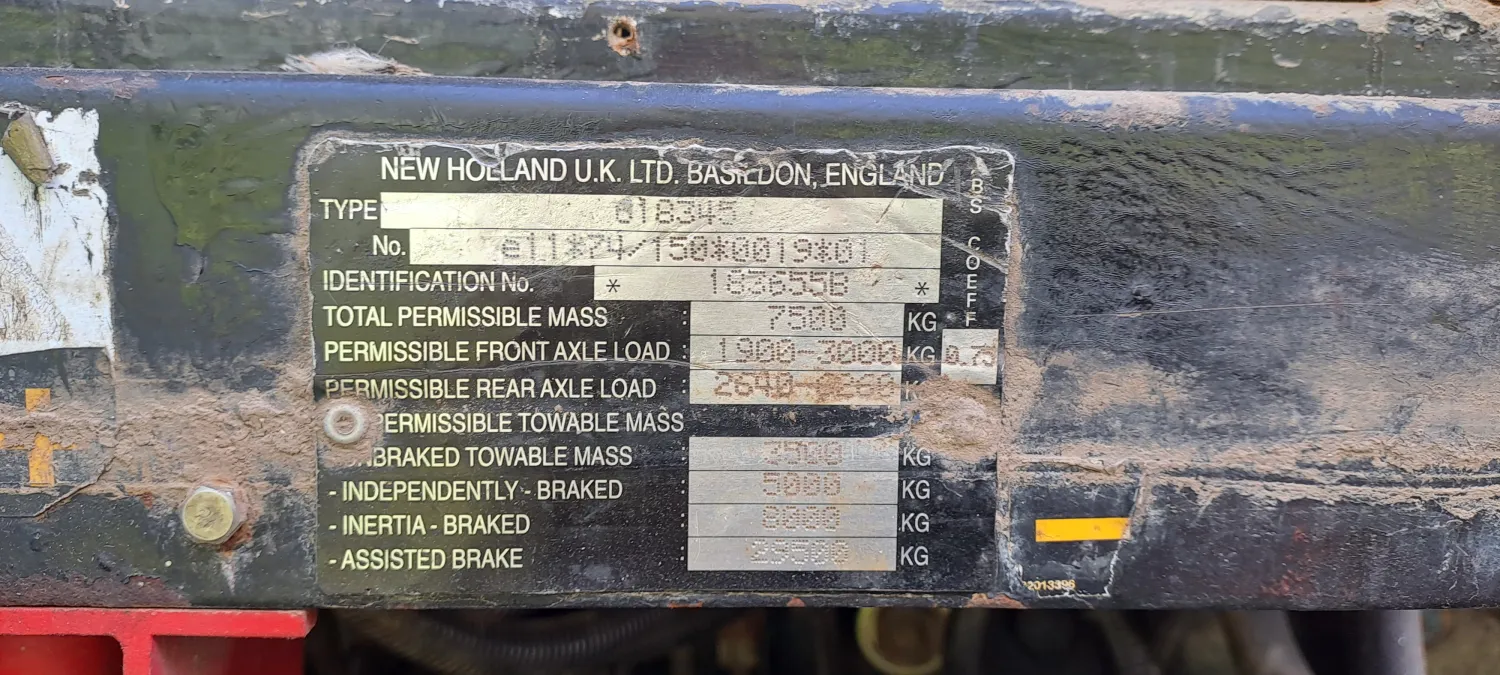 New Holland TS115 SLE te koop - Bouwjaar 2002, 6 cilinder