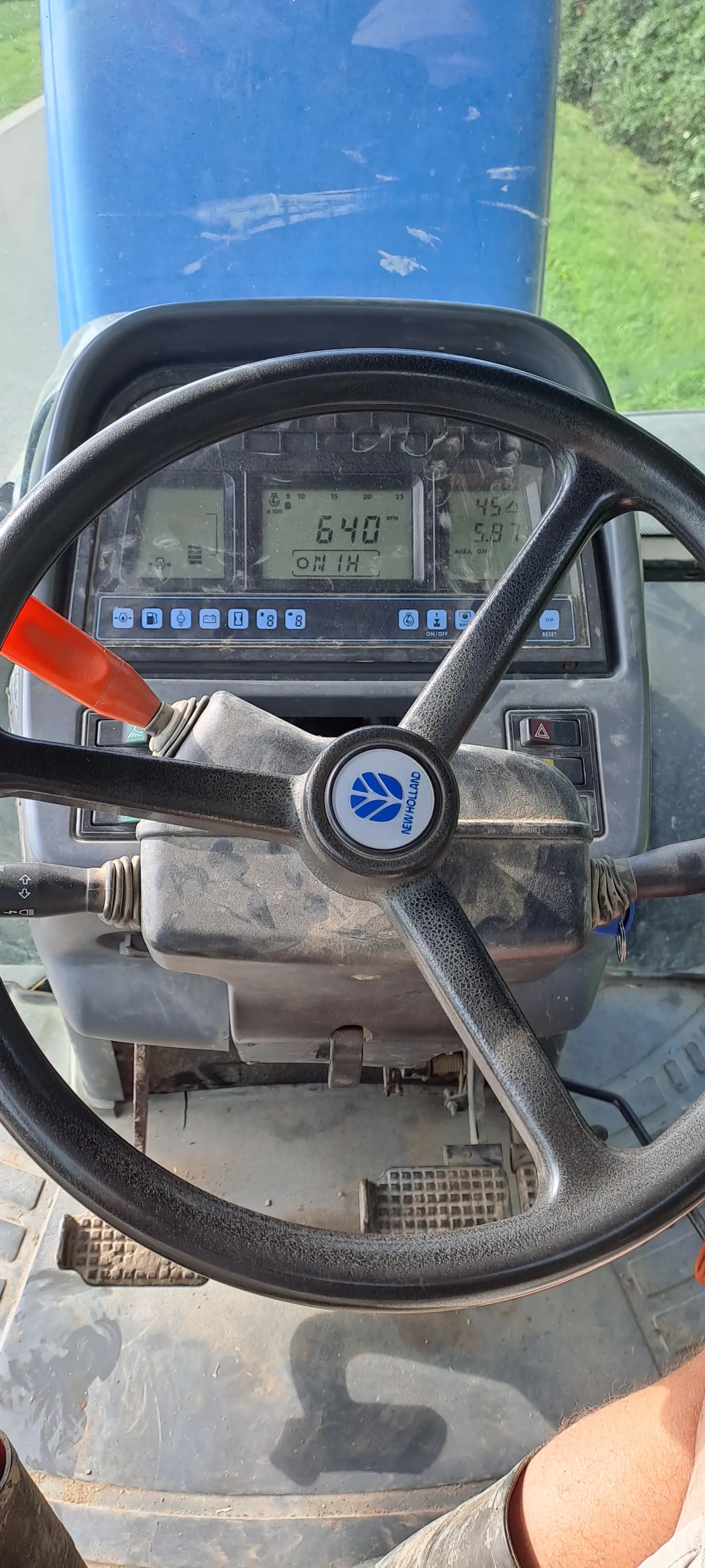 New Holland TS115 SLE te koop - Bouwjaar 2002, 6 cilinder