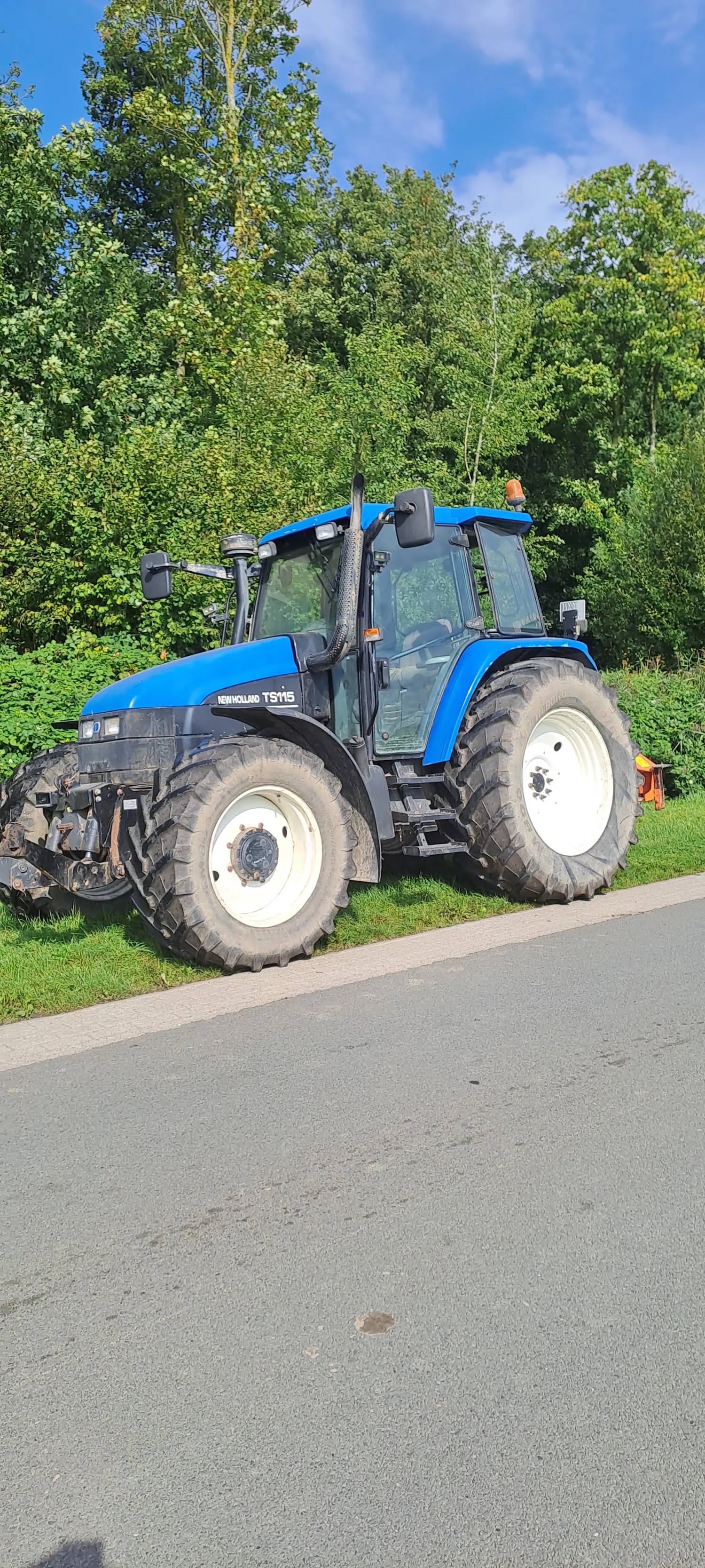 New Holland TS115 SLE te koop - Bouwjaar 2002, 6 cilinder
