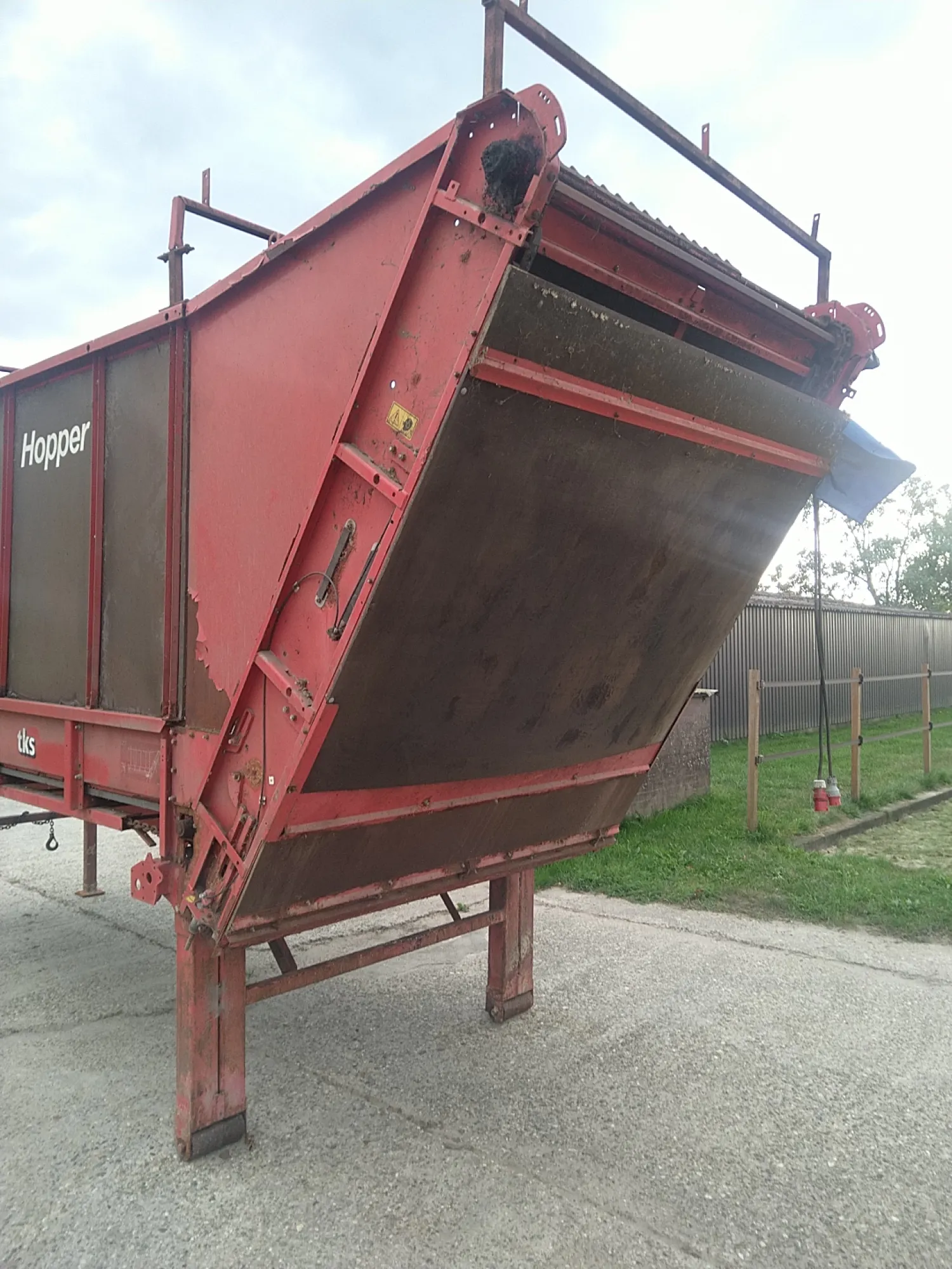 TKS Voeder Hopper M1 - Goede Staat