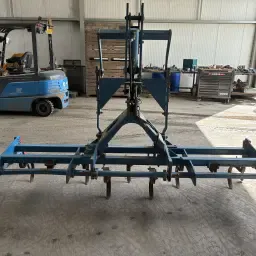 Cultivator vibrator cu lift - lățime de 3 m