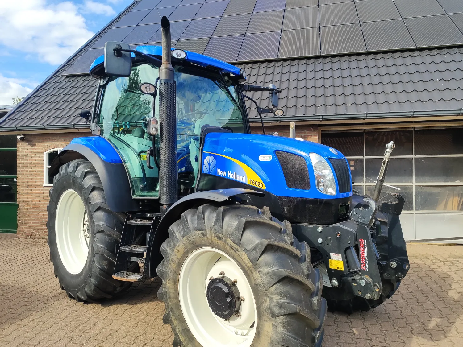 New Holland T6020 Elite 2012 zu verkaufen | Gefederte Kabine
