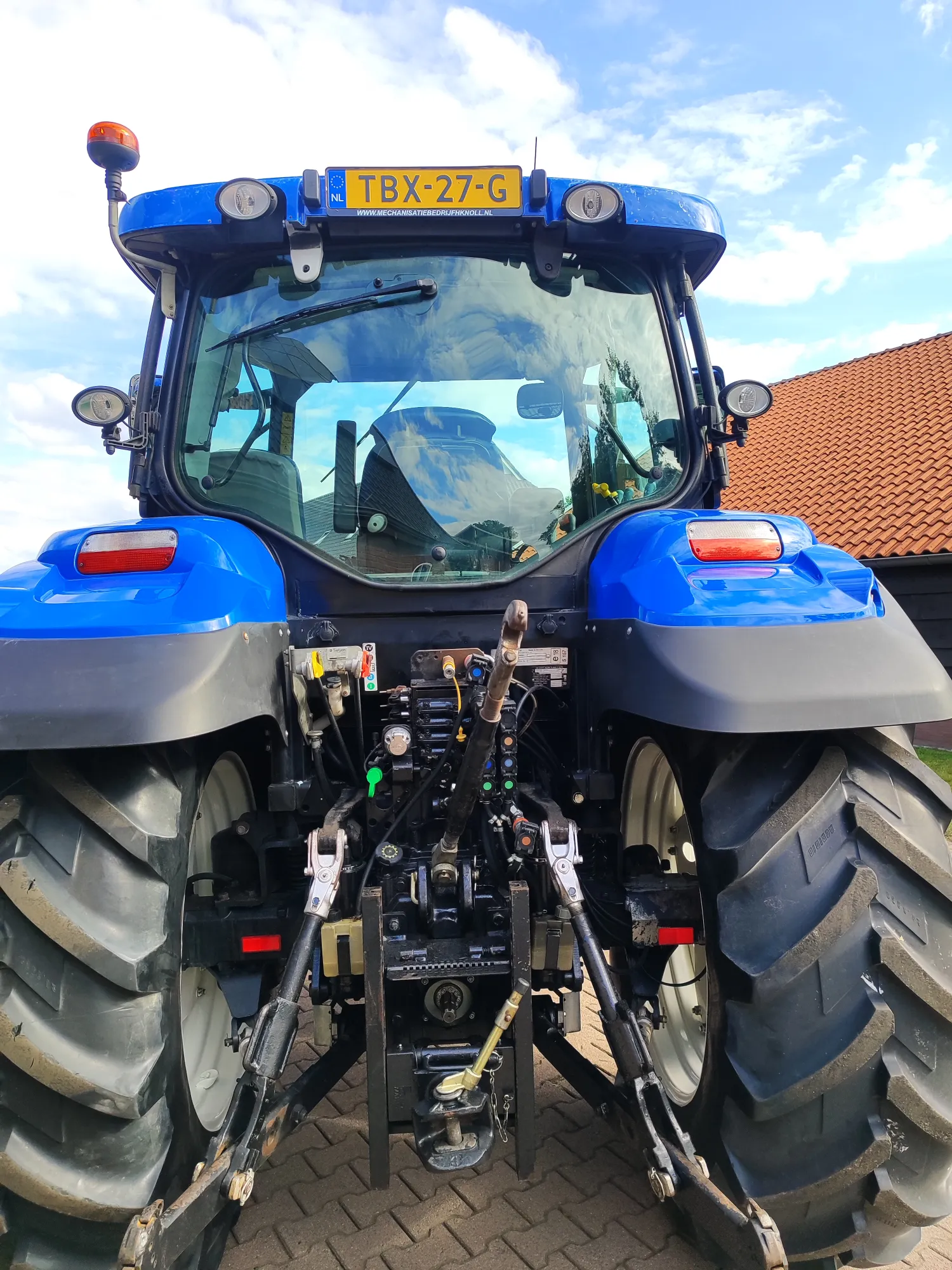 New Holland T6020 Elite 2012 zu verkaufen | Gefederte Kabine