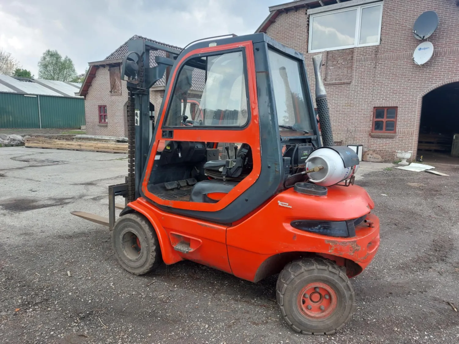 Linde LPG Heftruck 3 Ton - Zijschuiver & Cabine
