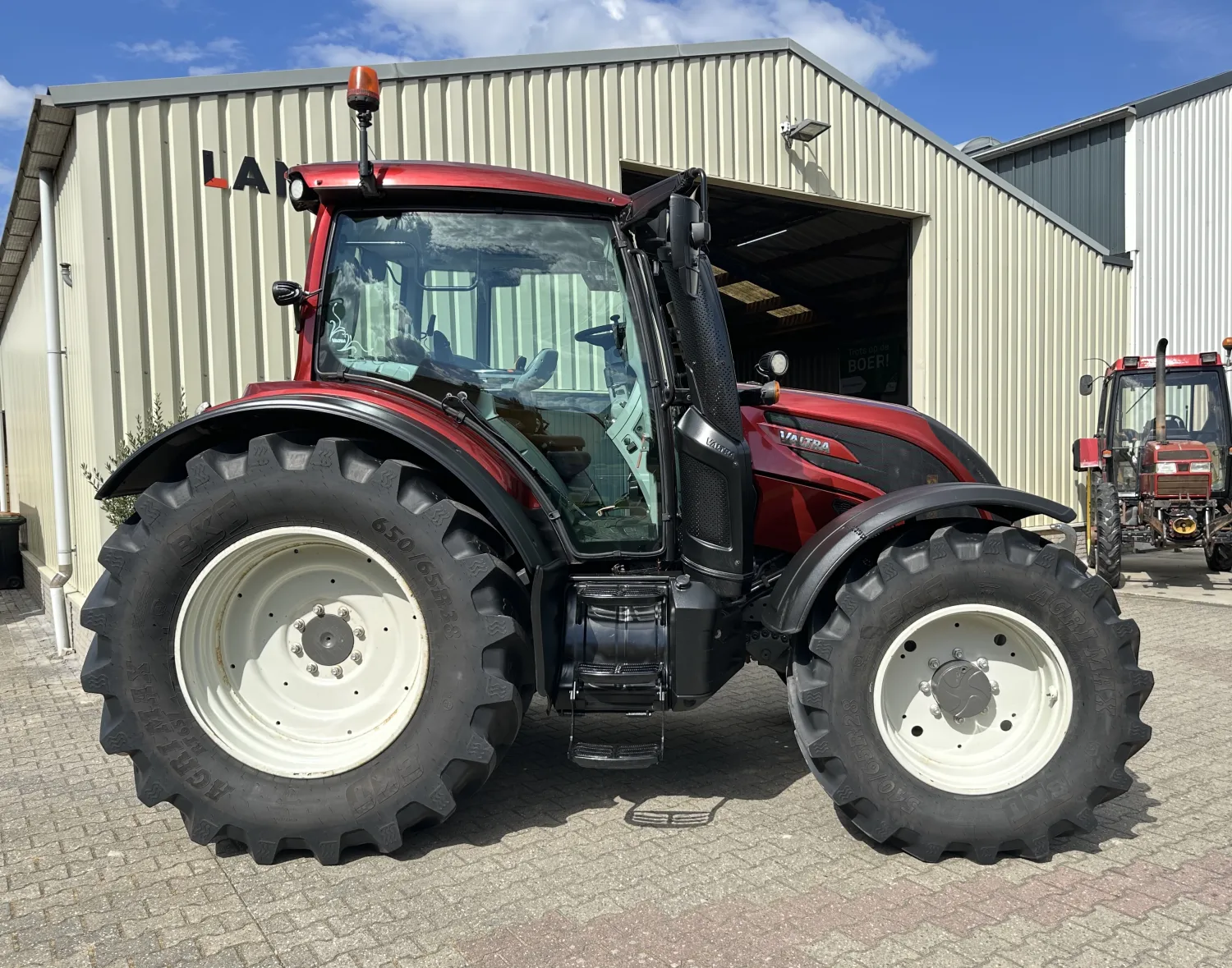 Valtra N174 Traktor (2017) | Powershift, gefederte Kabine