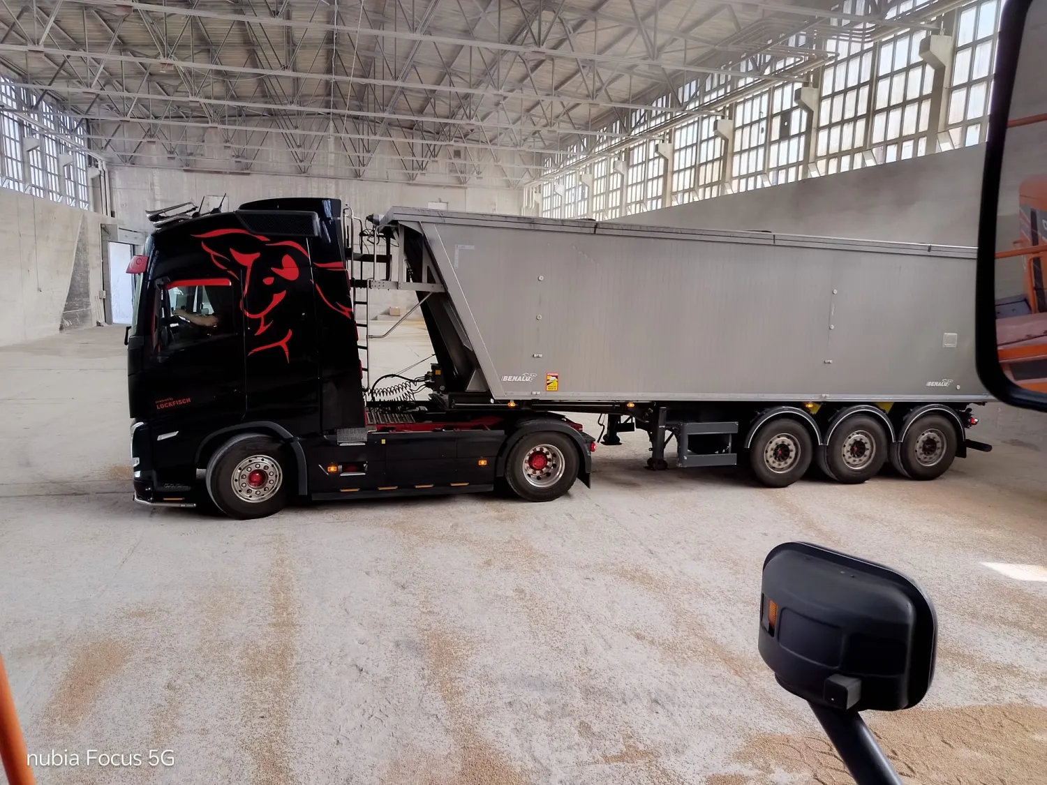 Landbouwtransport: 51m³ Schuifvloer voor Kuilvoer, Mest, Hooi