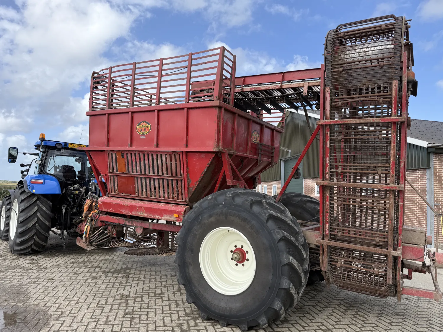 Cosechadora Agrifac & Cargador WKM en venta | Juego completo