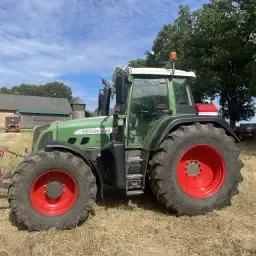 Fendt 820 (2008) - 13900 Stunden, Frontzapfwelle