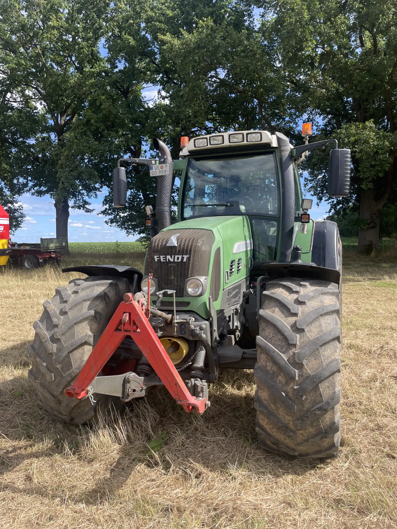 Fendt 820 (2008) - 13900 Stunden, Frontzapfwelle