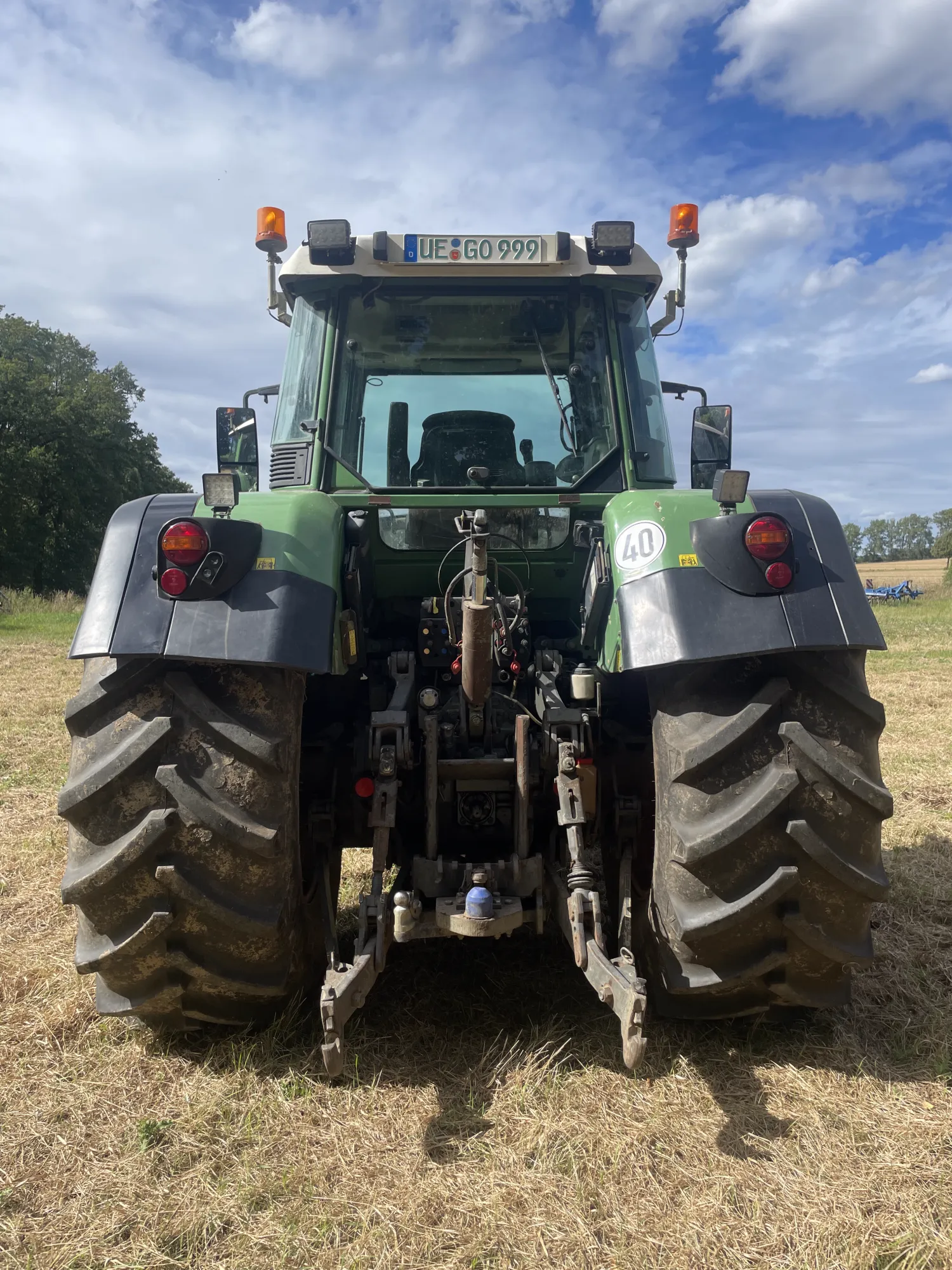 Fendt 820 (2008) - 13900 Stunden, Frontzapfwelle