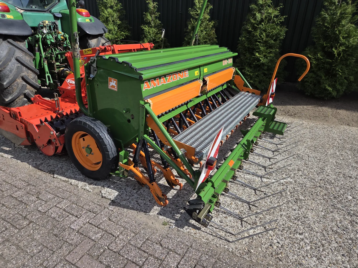 Zaaicombinatie Kuhn HRB302 & Amazone D9-30 | 3 Meter