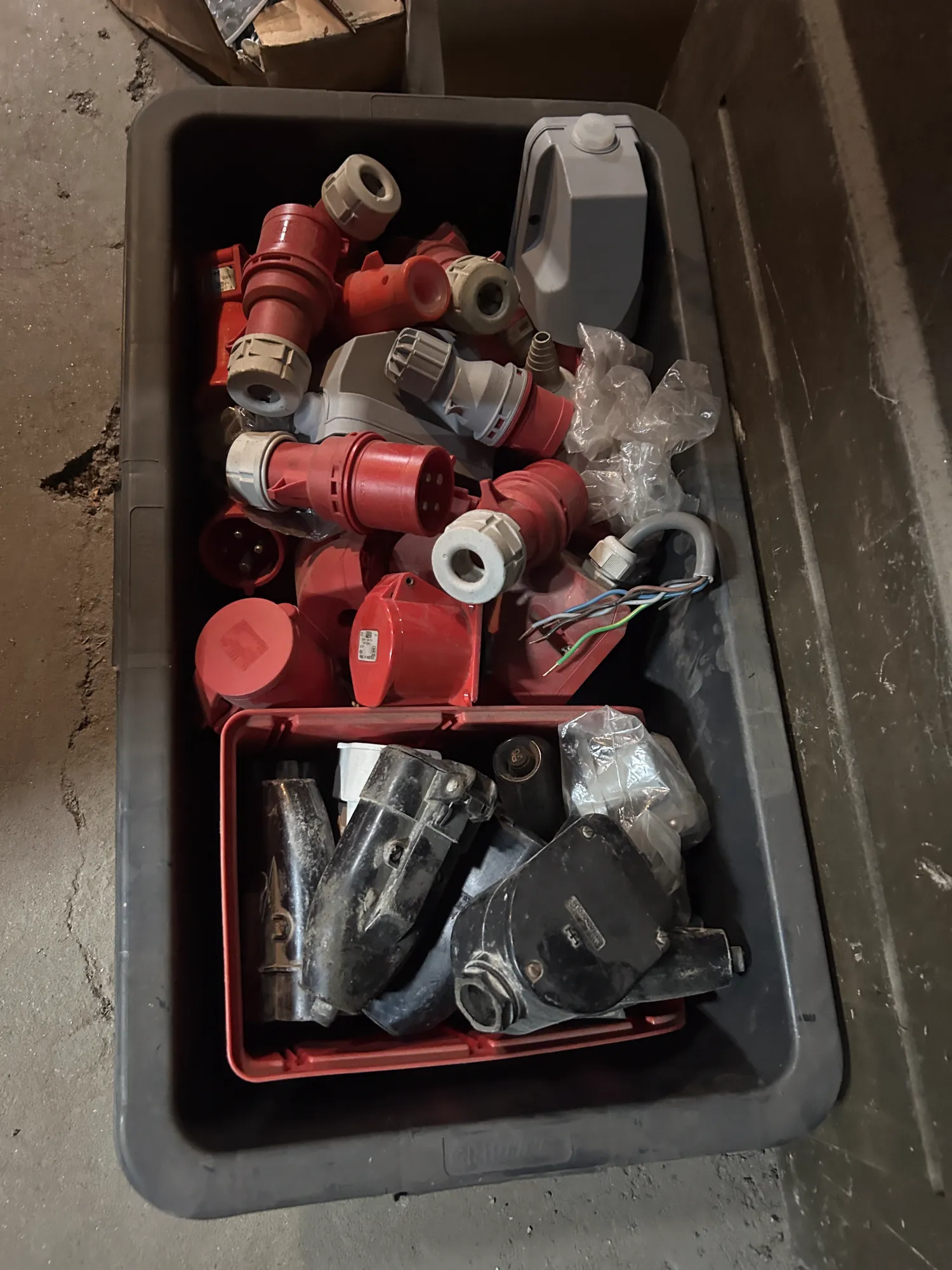Krachtstroom stekkers en stopcontacten te koop - 16A & 32A