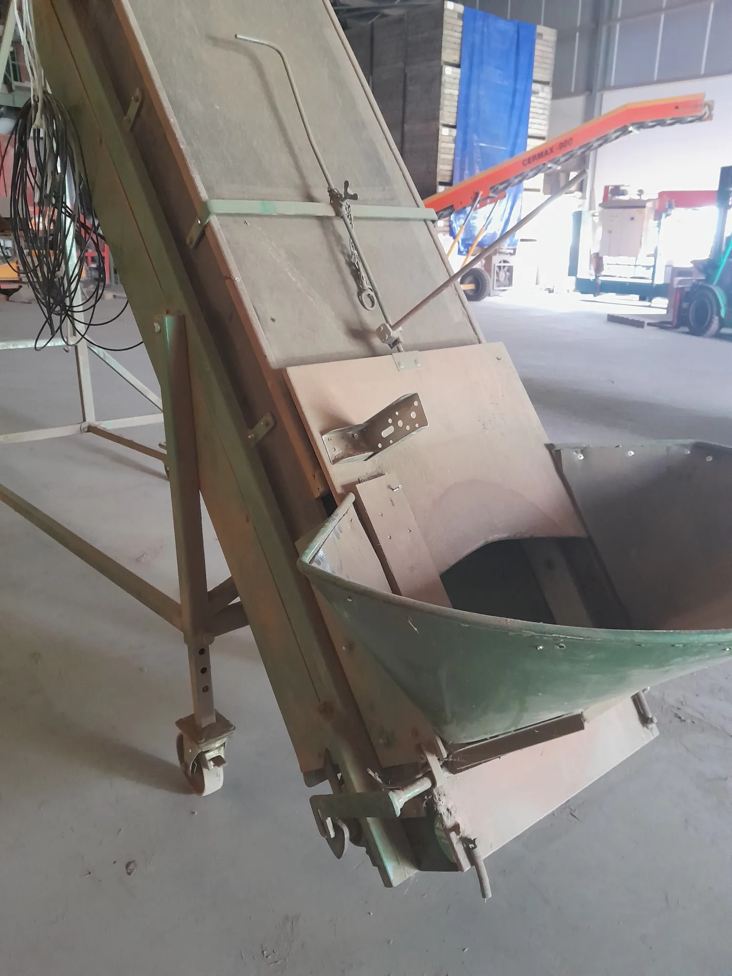 Recherche: Élévateur Schouten/Compas - 3m x 50-80cm
