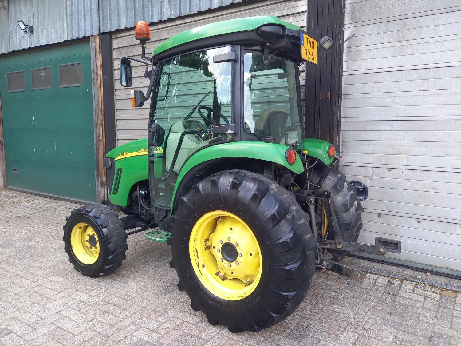 John Deere 4520 Compact Tractor - 45 PK, Hydrostatisch
