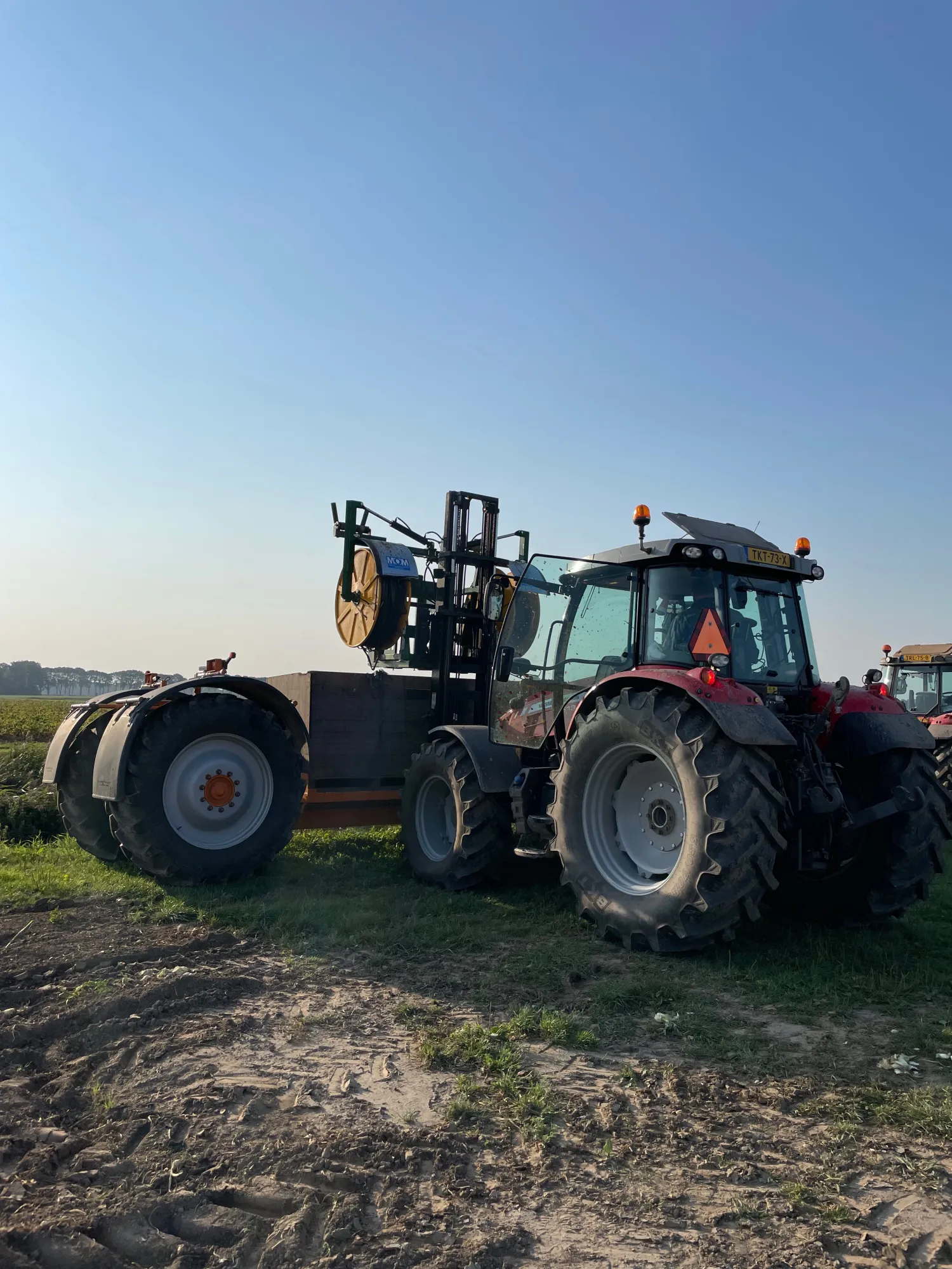 Wynajem zwijarki do węży kroplujących - Noordoostpolder