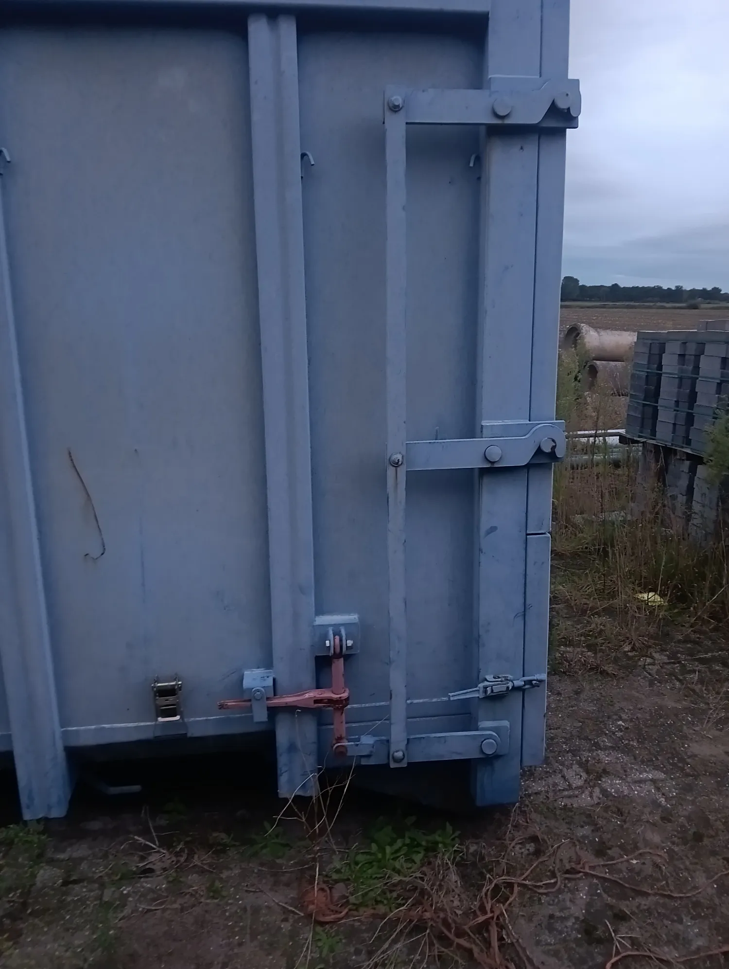 Sauberer 30m³ Container mit Plane - Wenig gebraucht