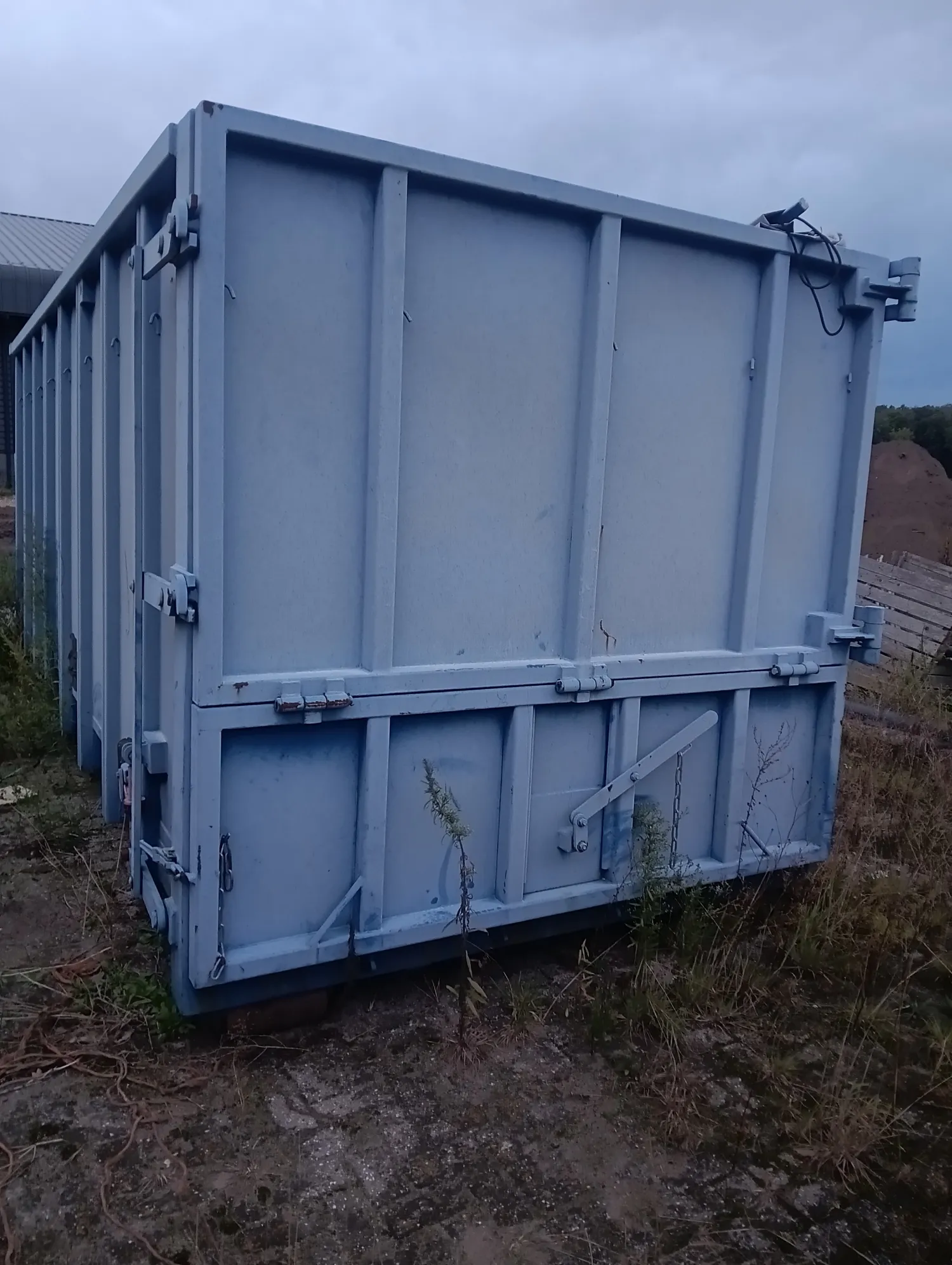 Sauberer 30m³ Container mit Plane - Wenig gebraucht