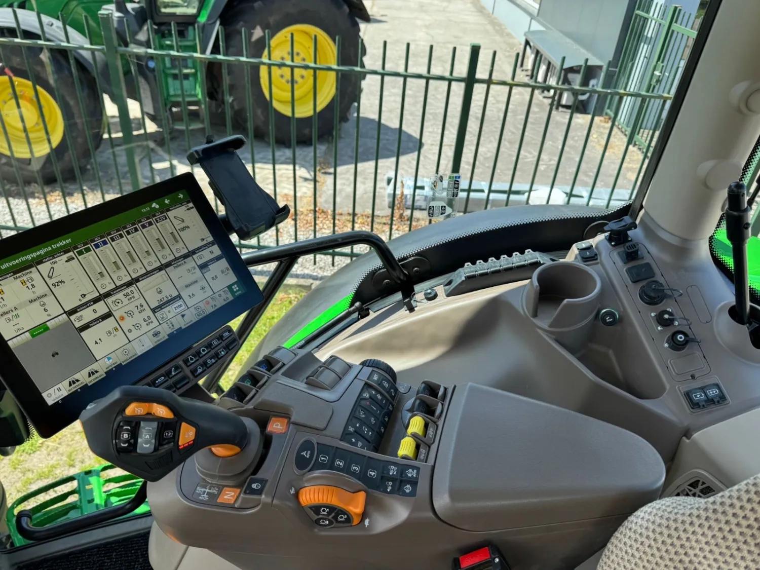 John Deere 6R 185 Traktor - 2024, Wenig Stunden