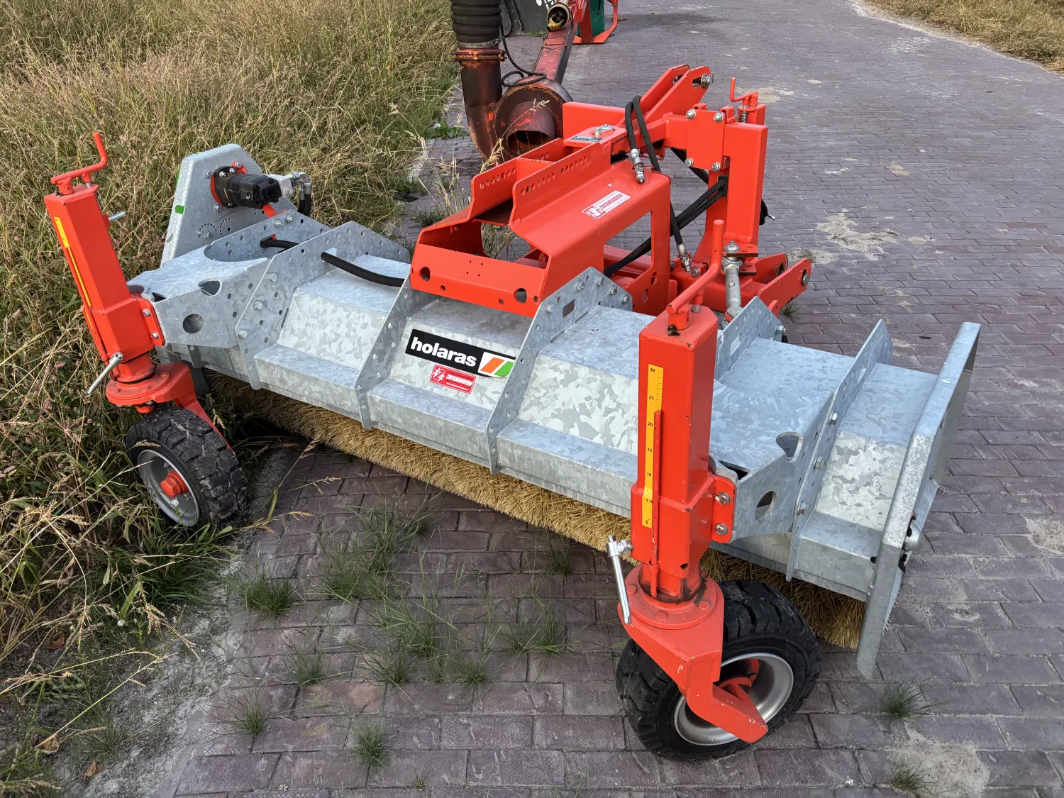 Landbouwmachines: Kiepers, Weilandbloters, Schudders & Meer