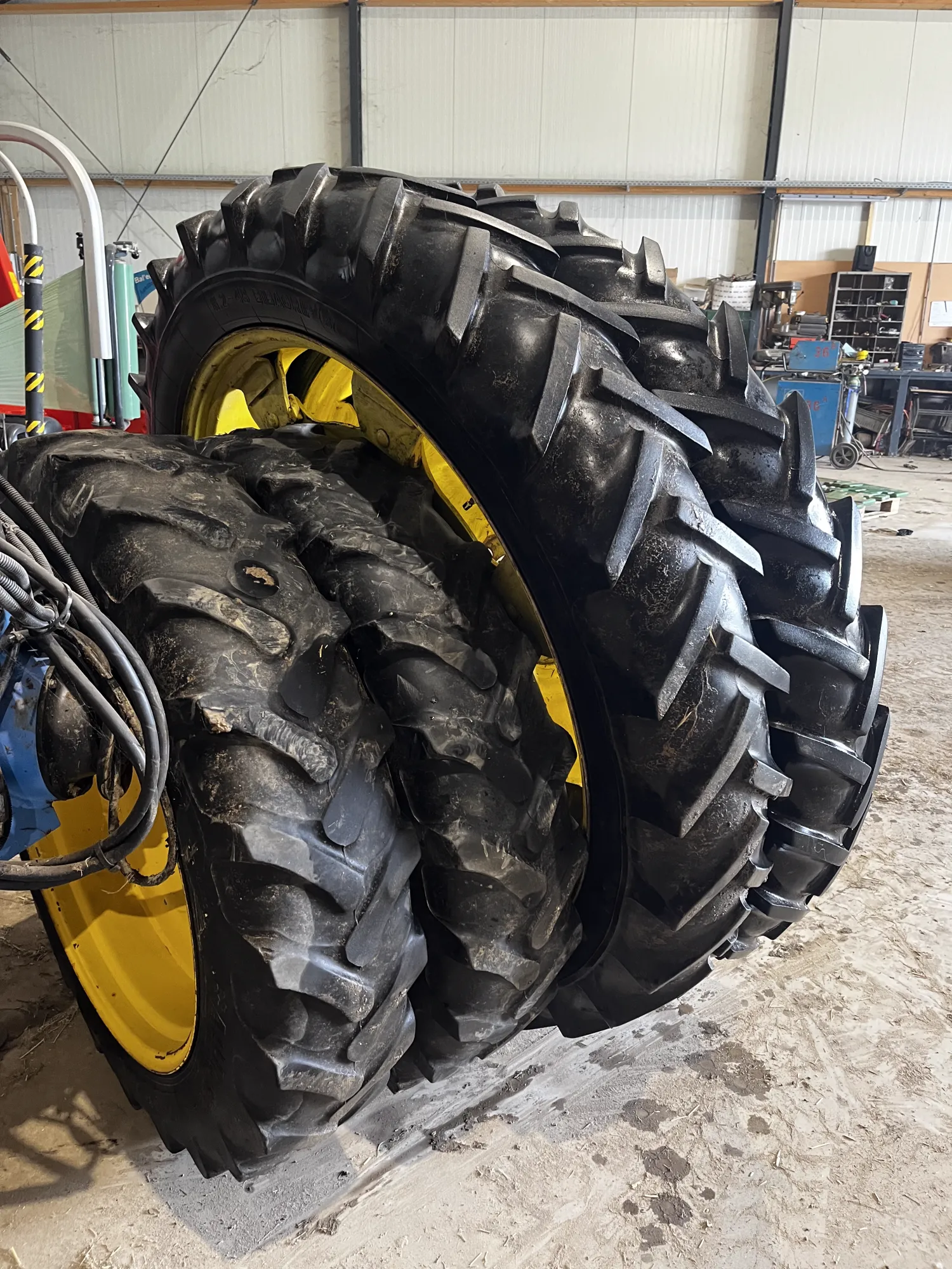 Σετ τροχών καλλιέργειας σε γραμμές 270/95R32 & 11.2-48 σε ζάντες John Deere