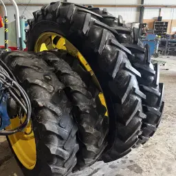 Σετ τροχών καλλιέργειας σε γραμμές 270/95R32 & 11.2-48 σε ζάντες John Deere