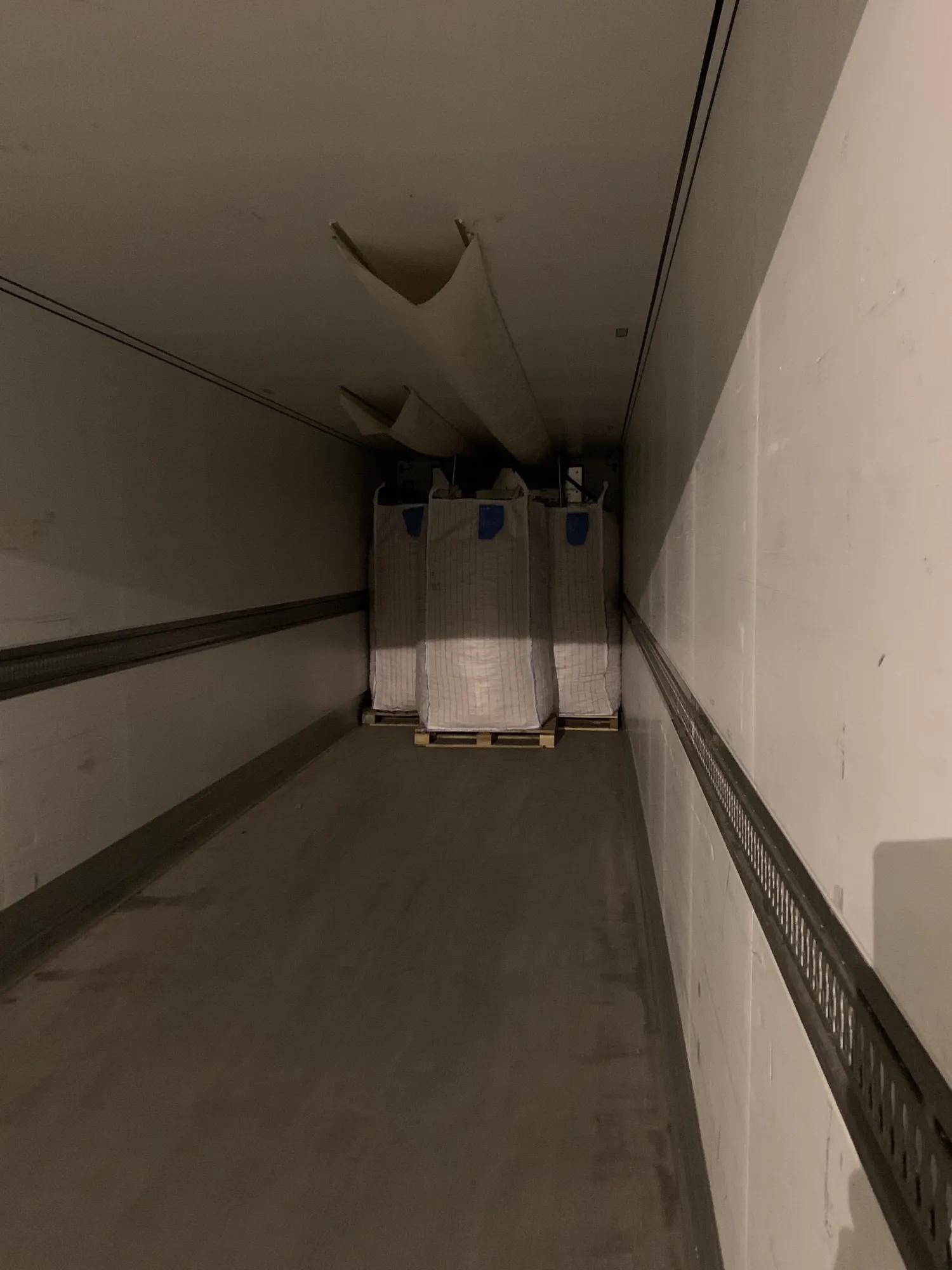 Transport beschikbaar: Onderlossers, Walkingfloor, Tautliner, Koelers