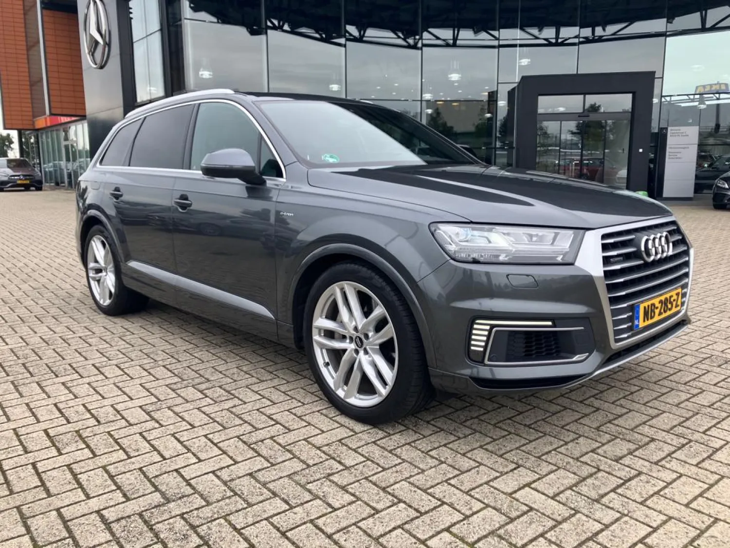 Audi Q7 e-tron 374PK BTW Auto | APK Gekeurd