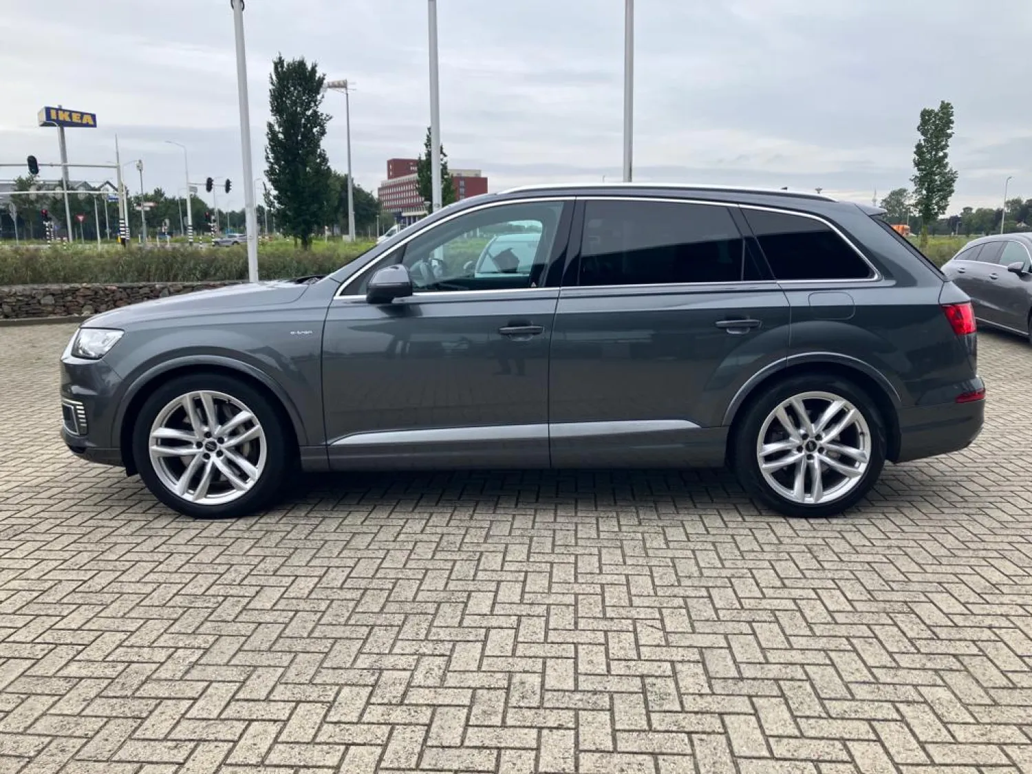 Audi Q7 e-tron 374PK BTW Auto | APK Gekeurd