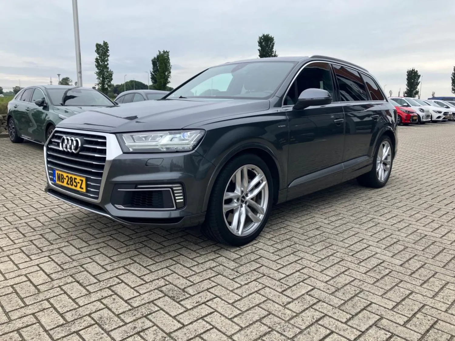 Audi Q7 e-tron 374PK BTW Auto | APK Gekeurd