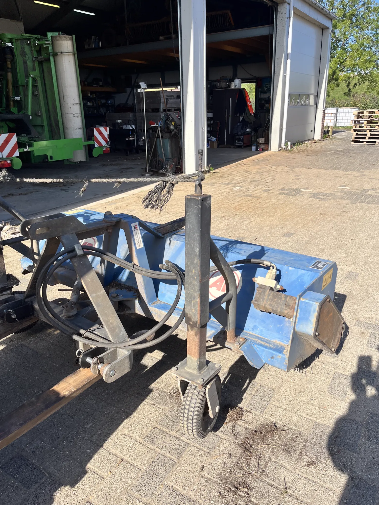 Nieuwe 2 meter brede aanveegborstel - Kunststof & Staal
