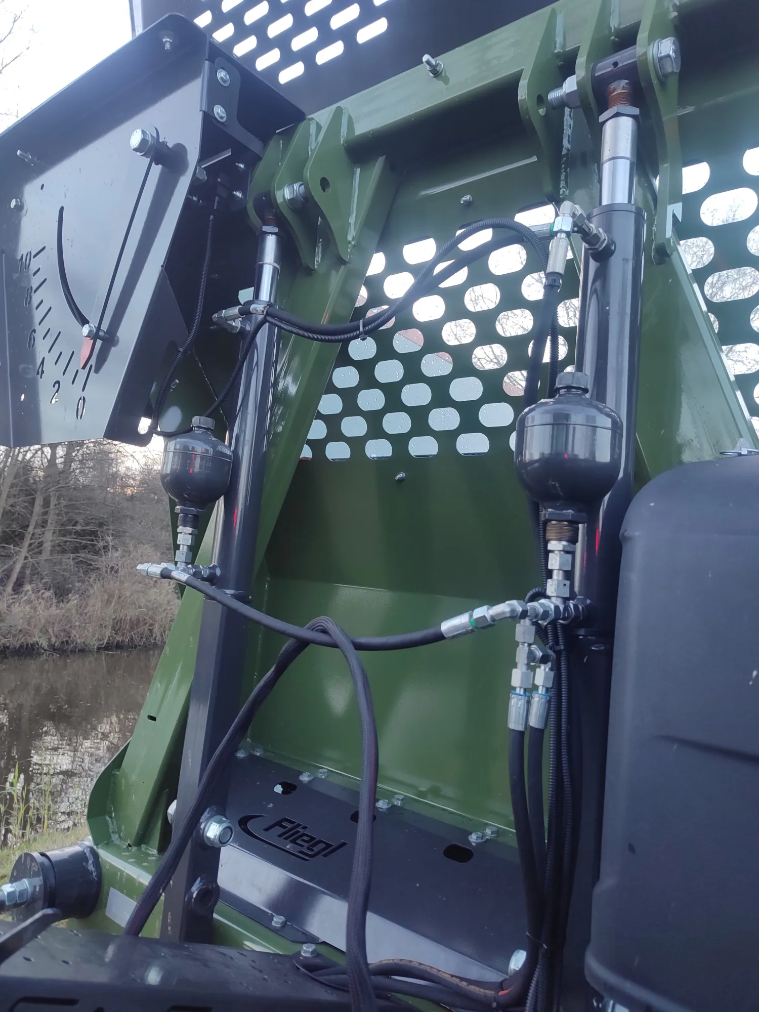 FLIEGL KDS140 Meststrooier te koop | 14m³ | Isobus | Breedstrooier