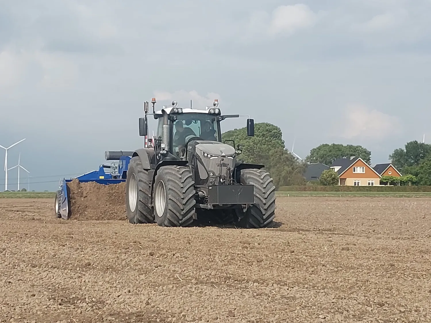 Grond egaliseren met kilverbak – Snel en efficiënt