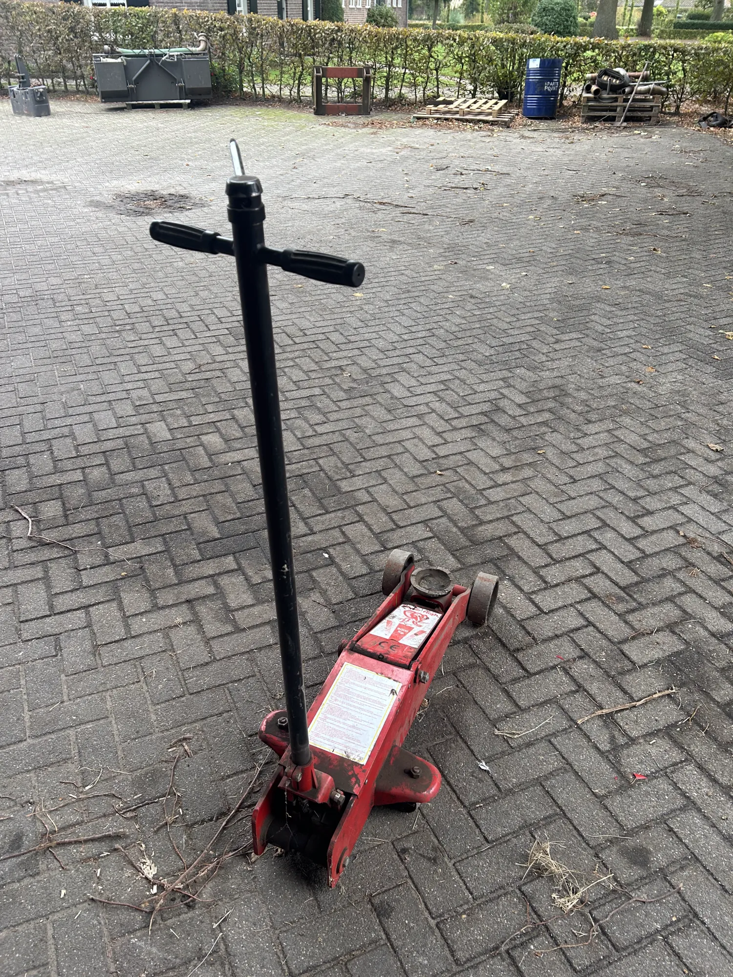 Jumbo Garagekrik 8 ton - Defecte zwenkwielen